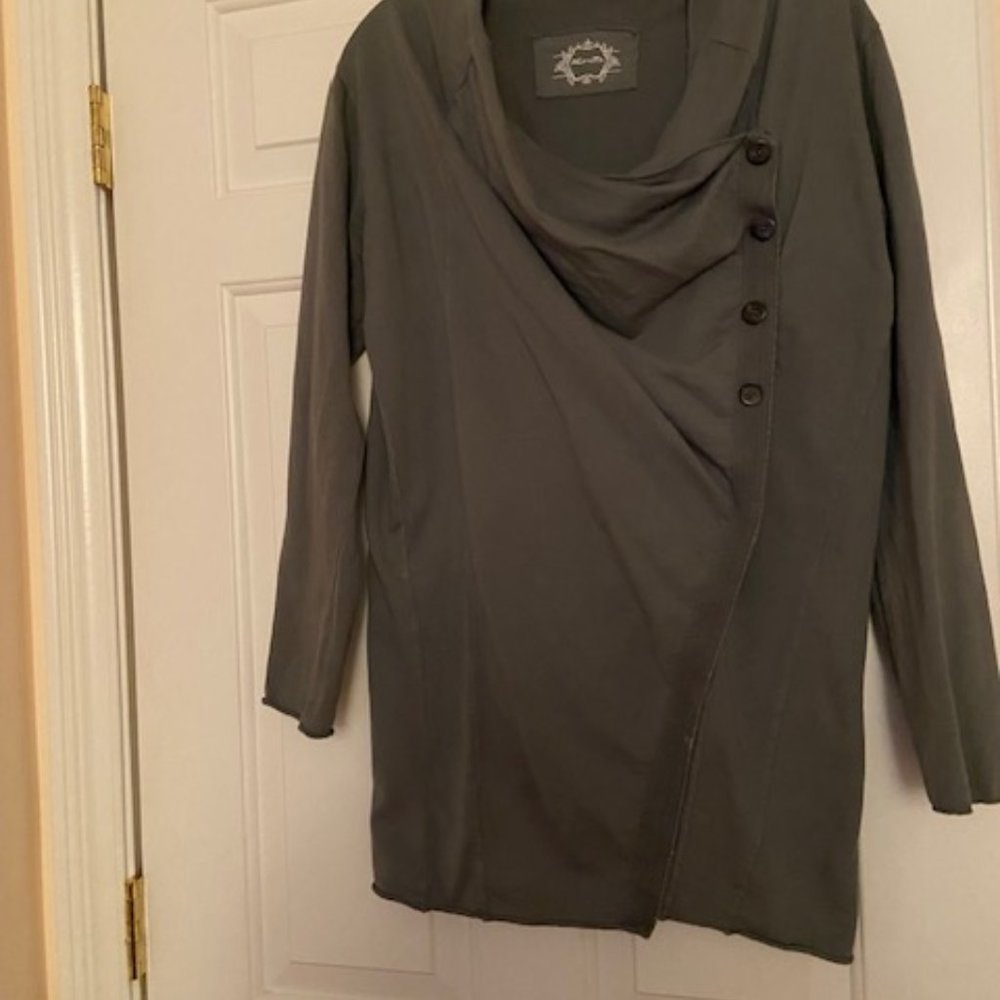 AC 25 Designer Modern Sweater Gray